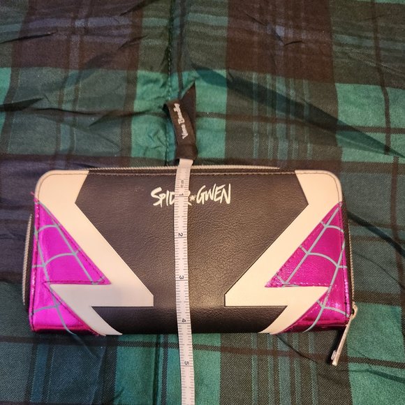 Spider Gwen Wallet NWOT - Picture 5 of 6